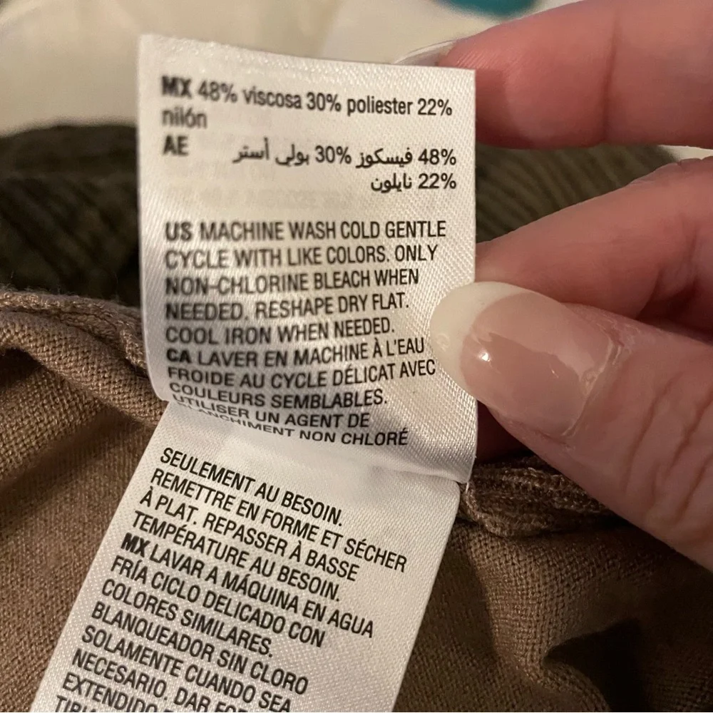 Tan V-Neck Sweater by Karen Scott Size: Small NWT!! 🤎 - Picture 14 of 15